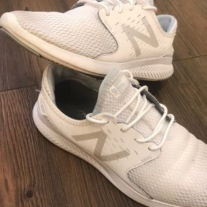 New balance tennis shoes